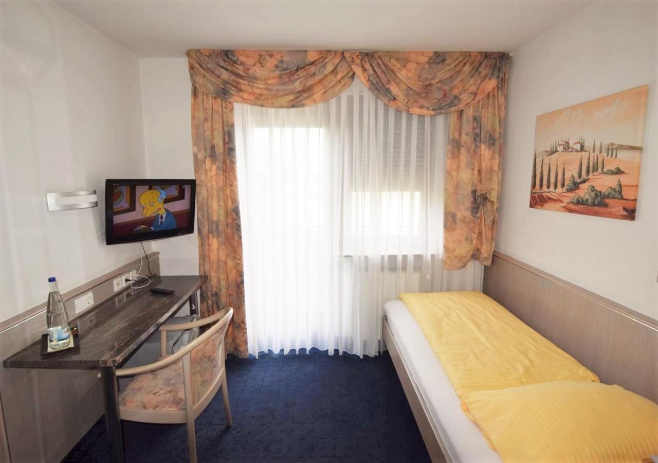 Hotel Alena - Kontaktlos Check-In Filderstadt Eksteriør bilde