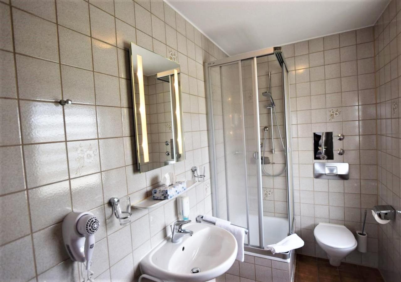 Hotel Alena - Kontaktlos Check-In Filderstadt Eksteriør bilde