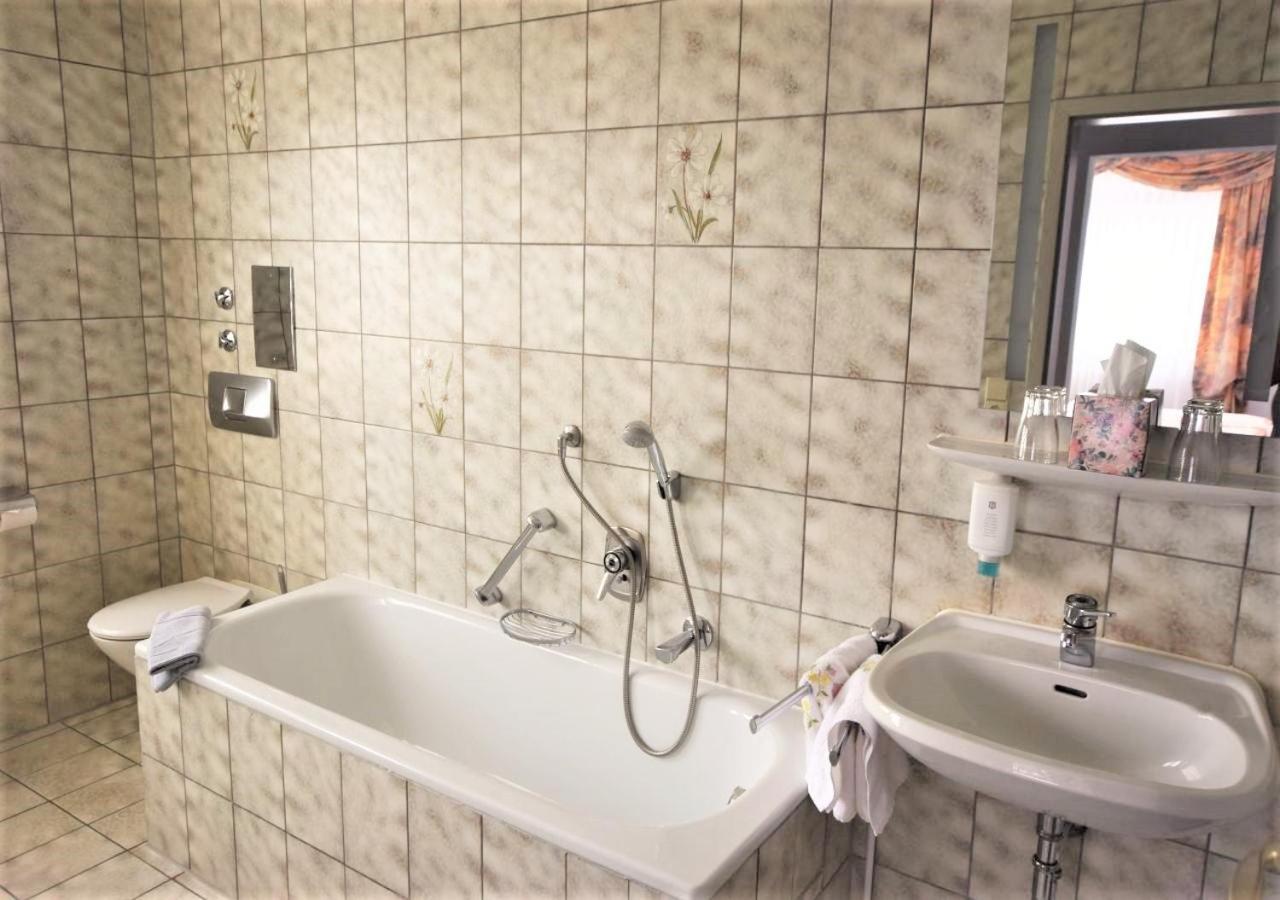 Hotel Alena - Kontaktlos Check-In Filderstadt Eksteriør bilde